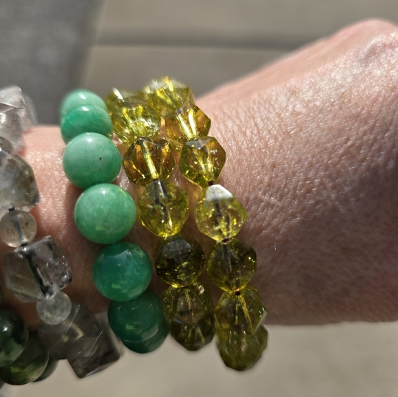 10mm Faceted Peridot Bracelet - Picture 14 of 14